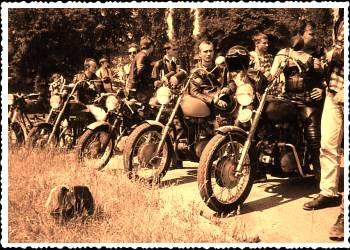 Na zlot docieramy w komplecie - 13 maszyn.